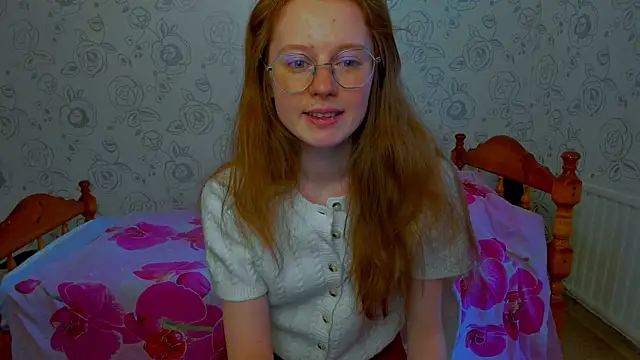 Snapshot of Fire_Luna chatting on April 2026 11:47:02 AM Fire Luna online show from April 2026 11:47:02 AM