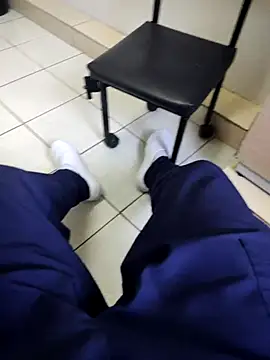 gatmoreno1 online show from November 2025 04:28:01 PM