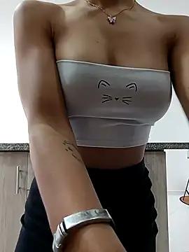 Snapshot of vanyacam_ chatting on January 2025 12:15:02 PM vanyacam online show from January 2025 12:15:02 PM