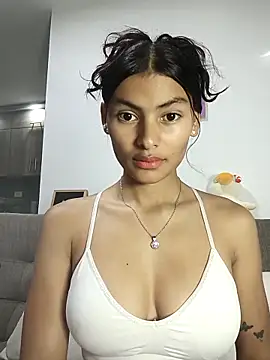 Snapshot of vanyacam_ chatting on October 2025 11:25:02 PM vanyacam online show from October 2025 11:25:02 PM