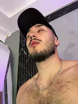 Snapshot of Zionmattis chatting on March 2026 12:43:01 AM Zionmattis online show from March 2026 12:43:01 AM