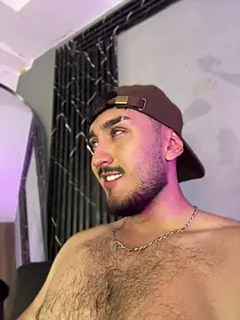 Snapshot of Zionmattis chatting on April 2026 01:38:01 AM Zionmattis online show from April 2026 01:38:01 AM