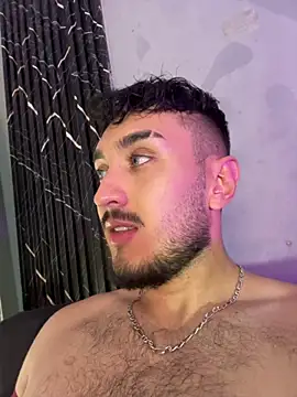 Snapshot of Zionmattis chatting on April 2026 02:06:01 AM Zionmattis online show from April 2026 02:06:01 AM