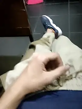 Snapshot of Juliano69xv chatting on October 2025 11:39:01 PM Juliano69xv online show from October 2025 11:39:01 PM