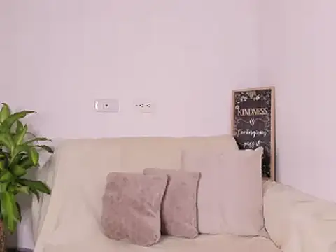 lulu rrussell online show from January 2025 03:04:02 AM