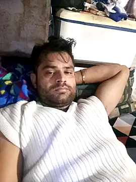 Snapshot of Priynkarani chatting on November 2025 11:31:02 AM Priynkarani online show from November 2025 11:31:02 AM