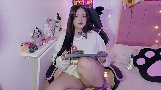 Snapshot of p3ach1 chatting on March 2026 01:43:01 AM p3ach1 online show from March 2026 01:43:01 AM