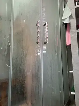 Snapshot of bomppy chatting on January 2025 09:13:01 AM bomppy online show from January 2025 09:13:01 AM