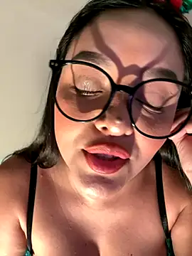 kenndall 21 online show from December 2025 12:49:02 AM