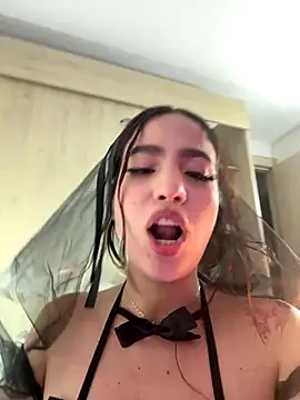 Snapshot of IamSteph13 chatting on December 2025 03:11:01 AM IamSteph13 online show from December 2025 03:11:01 AM