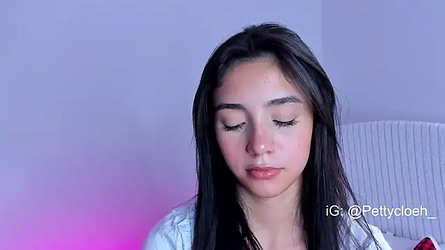 Snapshot of PettyCloeh chatting on January 2025 09:05:02 PM PettyCloeh online show from January 2025 09:05:02 PM