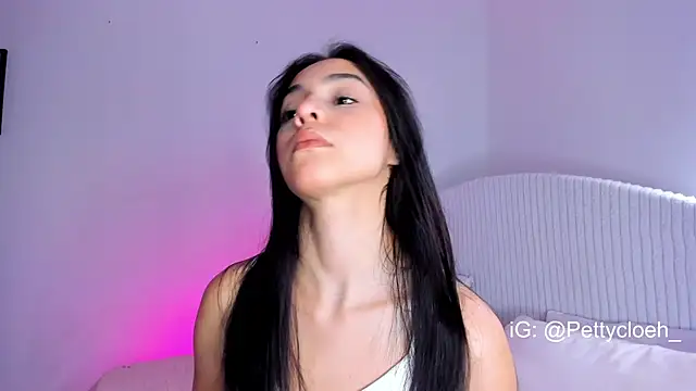 Snapshot of PettyCloeh chatting on February 2025 08:24:01 PM PettyCloeh online show from February 2025 08:24:01 PM