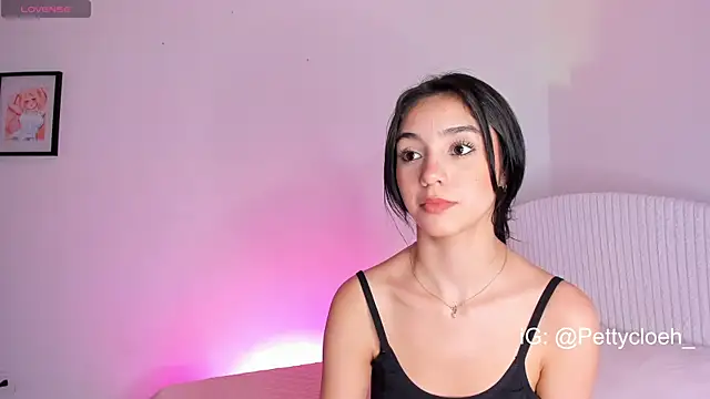 Snapshot of PettyCloeh chatting on February 2025 02:14:01 AM PettyCloeh online show from February 2025 02:14:01 AM