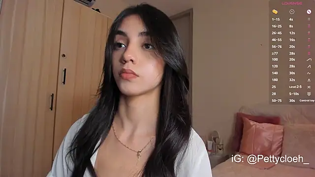 Snapshot of PettyCloeh chatting on September 2025 09:25:01 PM PettyCloeh online show from September 2025 09:25:01 PM