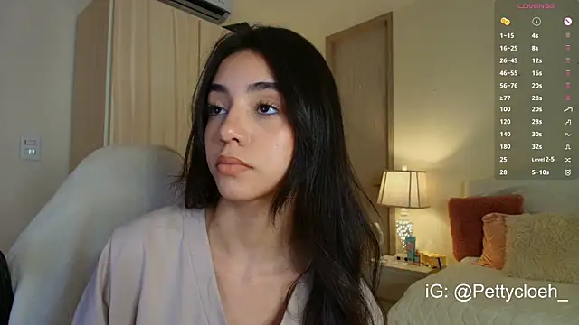 Snapshot of PettyCloeh chatting on October 2025 09:13:01 PM PettyCloeh online show from October 2025 09:13:01 PM