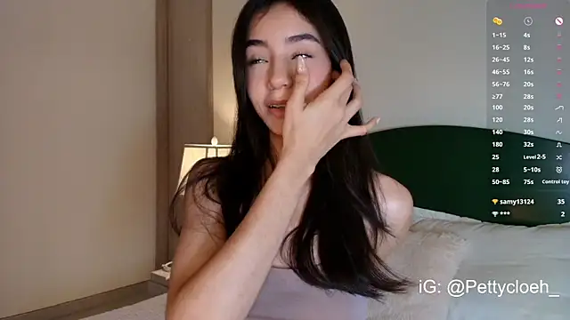 Snapshot of PettyCloeh chatting on April 2026 08:28:02 PM PettyCloeh online show from April 2026 08:28:02 PM