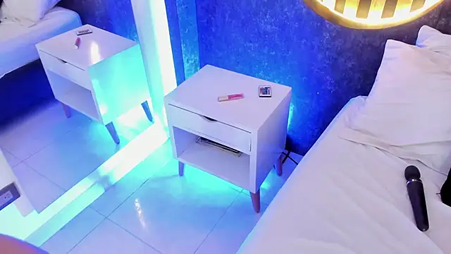 Snapshot of miss10_antonella chatting on February 2025 08:45:02 PM miss10 antonella online show from February 2025 08:45:02 PM