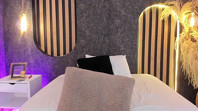 Snapshot of miss10_antonella chatting on February 2025 11:58:02 PM miss10 antonella online show from February 2025 11:58:02 PM