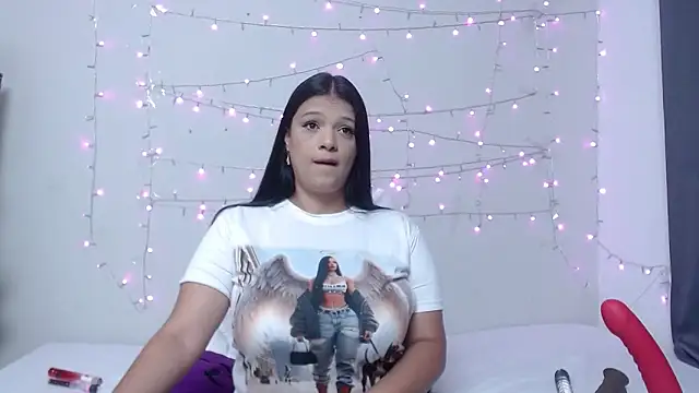 Nicol Love0 online show from March 2025 10:48:01 AM