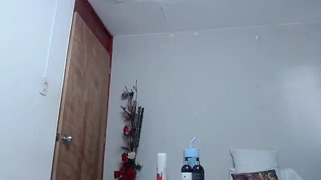 Nicol Love0 online show from March 2025 02:07:02 PM