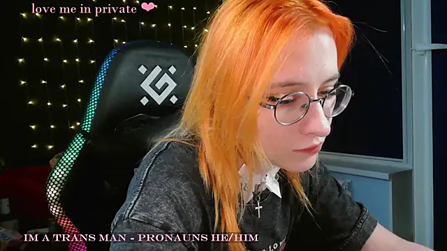 Snapshot of Honelin chatting on January 2025 06:43:01 PM Honelin online show from January 2025 06:43:01 PM