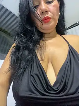 Snapshot of Hot_Rose83 chatting on December 2024 04:56:02 AM Hot Rose83 online show from December 2024 04:56:02 AM