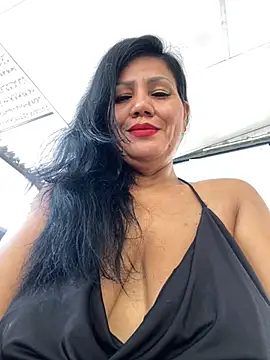 Snapshot of Hot_Rose83 chatting on January 2025 09:48:02 PM Hot Rose83 online show from January 2025 09:48:02 PM