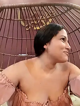 Snapshot of girl_milk1 chatting on October 2025 10:48:02 PM girl milk1 online show from October 2025 10:48:02 PM