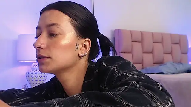 Snapshot of Zoe_Vixen chatting on December 2024 06:12:01 PM Zoe Vixen online show from December 2024 06:12:01 PM