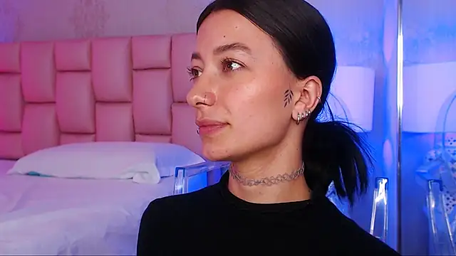 Snapshot of Zoe_Vixen chatting on January 2025 06:12:02 PM Zoe Vixen online show from January 2025 06:12:02 PM