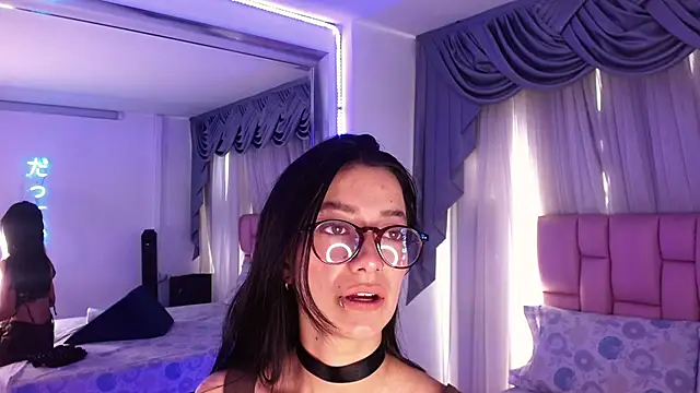 Snapshot of Zoe_Vixen chatting on January 2025 08:11:01 PM Zoe Vixen online show from January 2025 08:11:01 PM