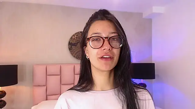 Snapshot of Zoe_Vixen chatting on February 2025 12:08:01 PM Zoe Vixen online show from February 2025 12:08:01 PM