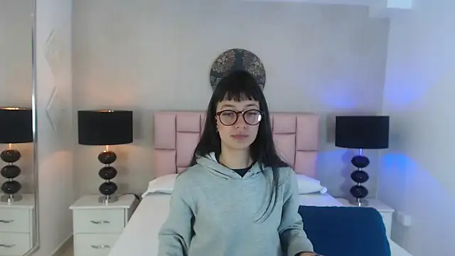 Snapshot of Zoe_Vixen chatting on February 2025 12:03:02 PM Zoe Vixen online show from February 2025 12:03:02 PM