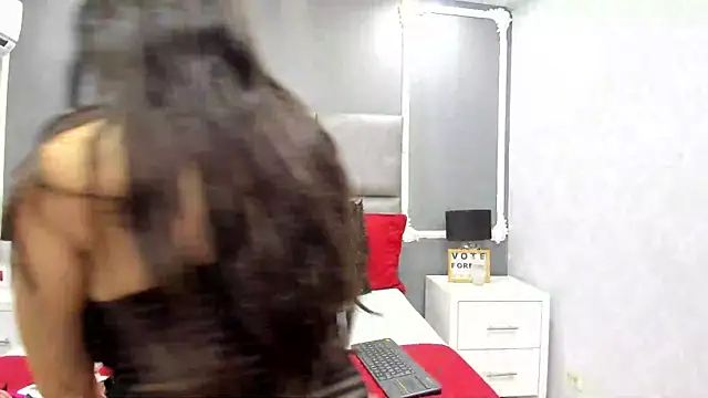 MadelineBeckert online show from December 2025 07:18:01 PM