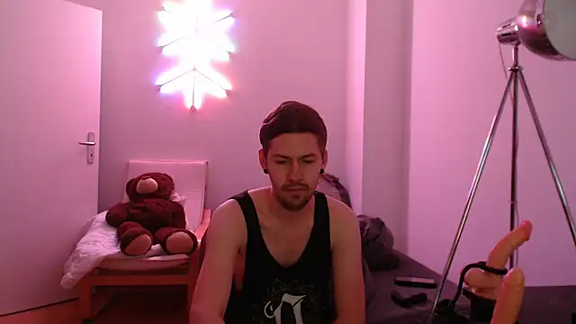 Snapshot of jonny-bisexual chatting on December 2024 10:31:01 PM jonny-bisexual online show from December 2024 10:31:01 PM