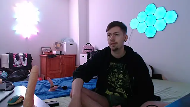 Snapshot of jonny-bisexual chatting on December 2024 05:05:01 PM jonny-bisexual online show from December 2024 05:05:01 PM