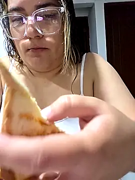 Snapshot of shantal_smith9 chatting on April 2026 01:36:01 AM shantal smith9 online show from April 2026 01:36:01 AM