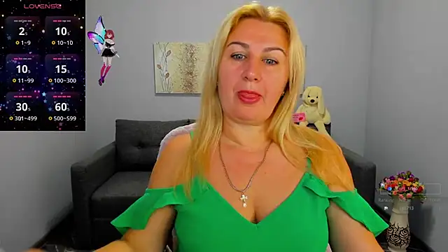 Lili Crossi online show from September 2025 05:41:01 AM