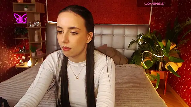 AuroraAksnesss online show from March 2025 06:00:02 PM