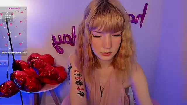 Snapshot of Linablueeyed chatting on February 2025 08:17:02 AM Linablueeyed online show from February 2025 08:17:02 AM