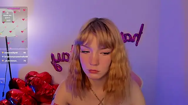 Snapshot of Linablueeyed chatting on February 2025 11:20:01 AM Linablueeyed online show from February 2025 11:20:01 AM