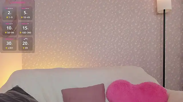 Snapshot of Linablueeyed chatting on October 2025 09:18:01 AM Linablueeyed online show from October 2025 09:18:01 AM