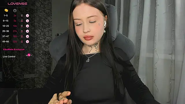 Snapshot of kate8ketee8 chatting on December 2024 06:05:01 PM kate8ketee8 online show from December 2024 06:05:01 PM