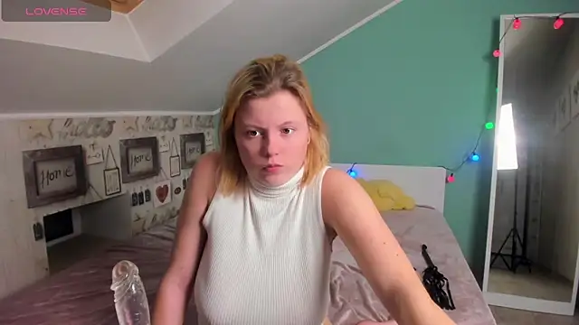 Snapshot of LillyDepp chatting on December 2024 12:30:01 AM LillyDepp online show from December 2024 12:30:01 AM