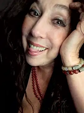 Snapshot of GypsyEsmeralda chatting on October 2025 05:24:02 PM GypsyEsmeralda online show from October 2025 05:24:02 PM