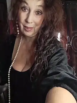 Snapshot of GypsyEsmeralda chatting on November 2025 11:03:02 AM GypsyEsmeralda online show from November 2025 11:03:02 AM