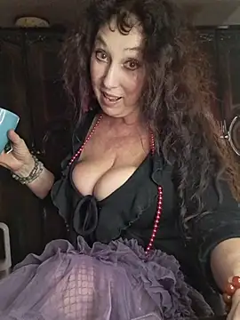 Snapshot of GypsyEsmeralda chatting on January 2026 05:27:02 PM GypsyEsmeralda online show from January 2026 05:27:02 PM