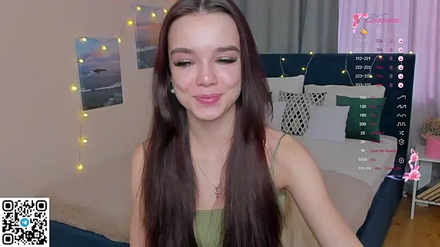 Snapshot of LizaTheButter chatting on March 2025 06:53:01 AM LizaTheButter online show from March 2025 06:53:01 AM