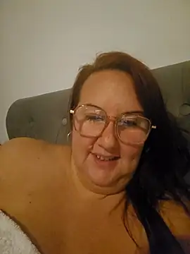 Snapshot of Bekahblows chatting on October 2025 09:45:01 PM Bekahblows online show from October 2025 09:45:01 PM