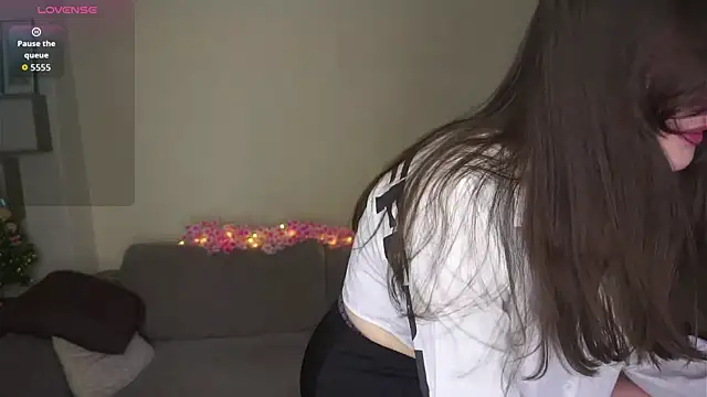 Snapshot of CathrynDail chatting on April 2026 06:08:01 AM CathrynDail online show from April 2026 06:08:01 AM